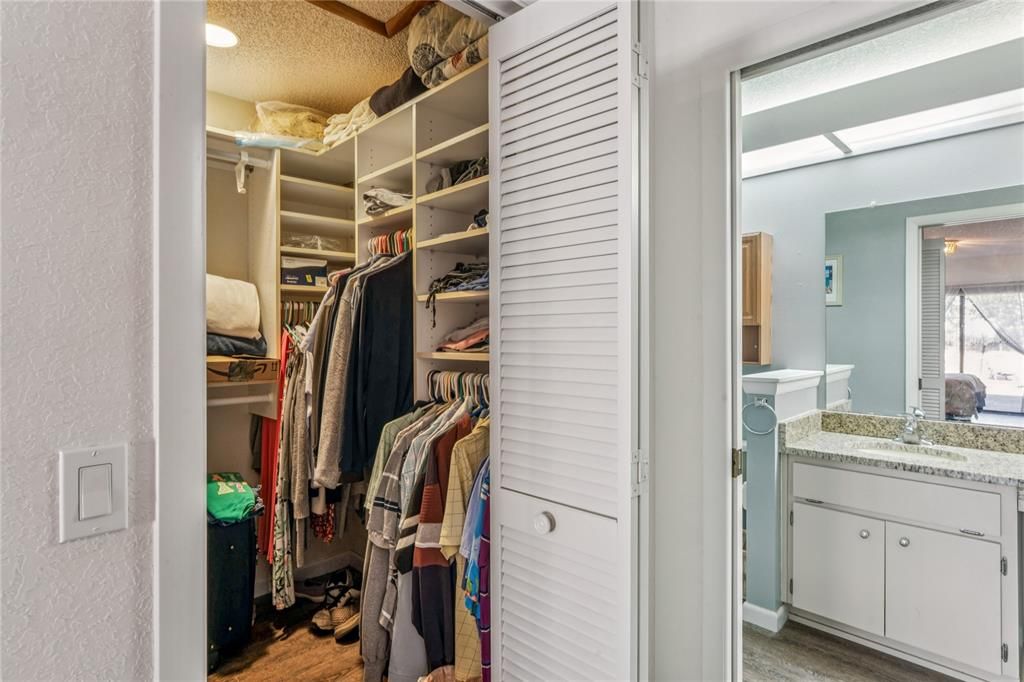 For Sale: $320,000 (2 beds, 2 baths, 1514 Square Feet)