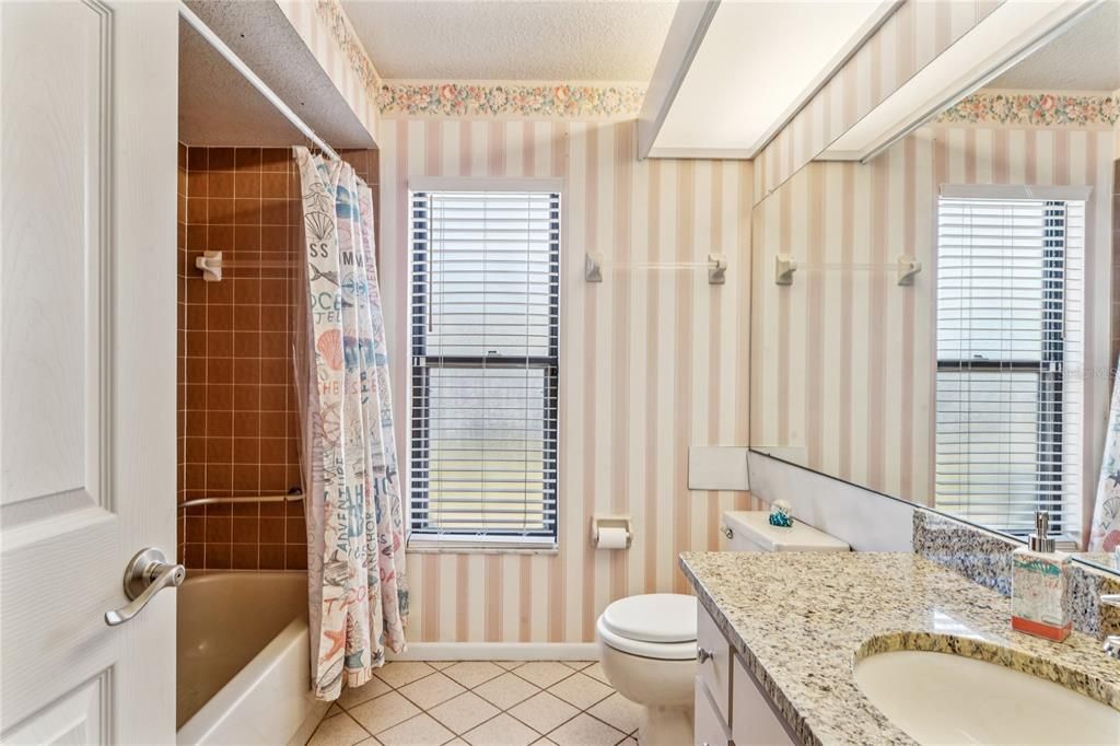 For Sale: $320,000 (2 beds, 2 baths, 1514 Square Feet)