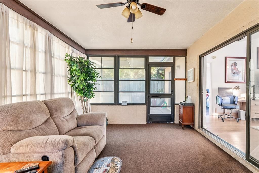 For Sale: $320,000 (2 beds, 2 baths, 1514 Square Feet)