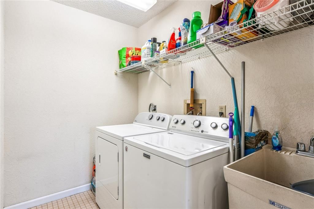 For Sale: $320,000 (2 beds, 2 baths, 1514 Square Feet)