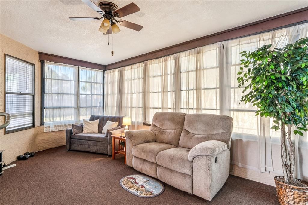 For Sale: $320,000 (2 beds, 2 baths, 1514 Square Feet)