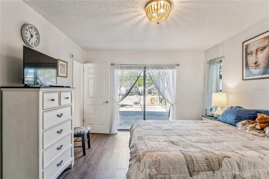 For Sale: $320,000 (2 beds, 2 baths, 1514 Square Feet)