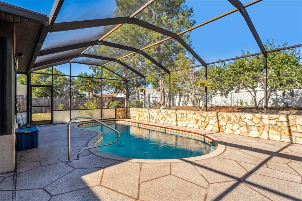 For Sale: $320,000 (2 beds, 2 baths, 1514 Square Feet)