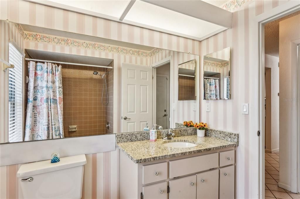 For Sale: $320,000 (2 beds, 2 baths, 1514 Square Feet)