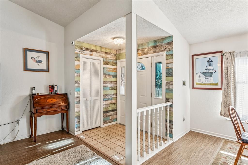 For Sale: $320,000 (2 beds, 2 baths, 1514 Square Feet)