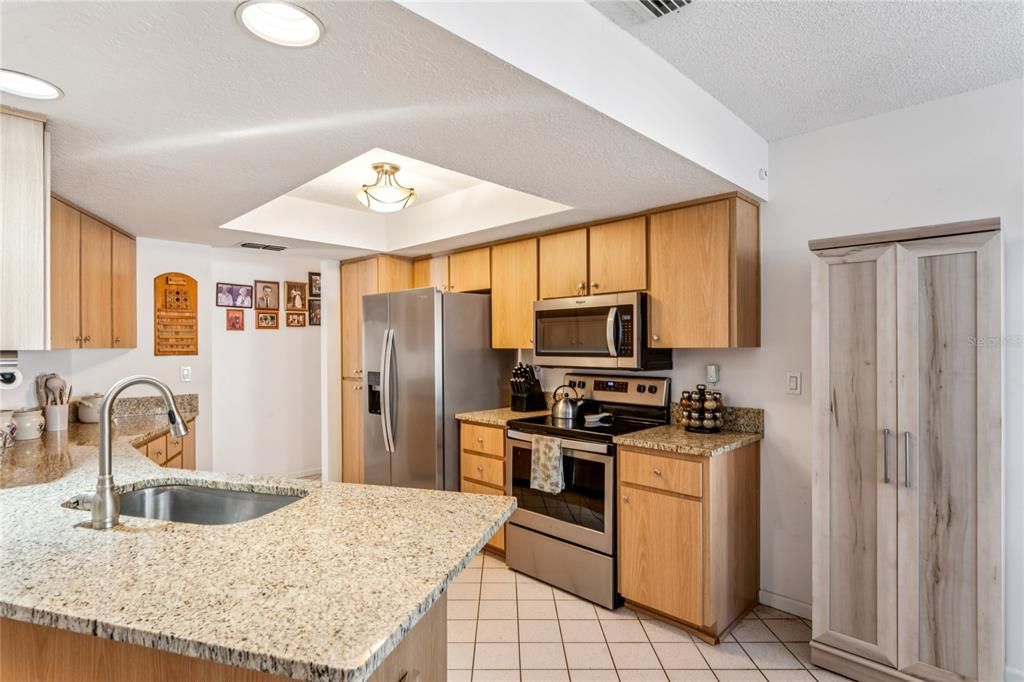 For Sale: $320,000 (2 beds, 2 baths, 1514 Square Feet)