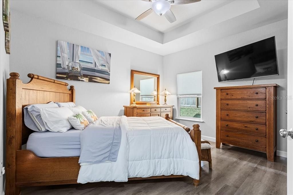 На продажу: $249,900 (3 спален, 2 ванн, 1330 Квадратных фут)