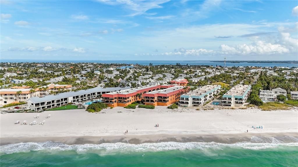 For Sale: $2,299,000 (3 beds, 2 baths, 1830 Square Feet)