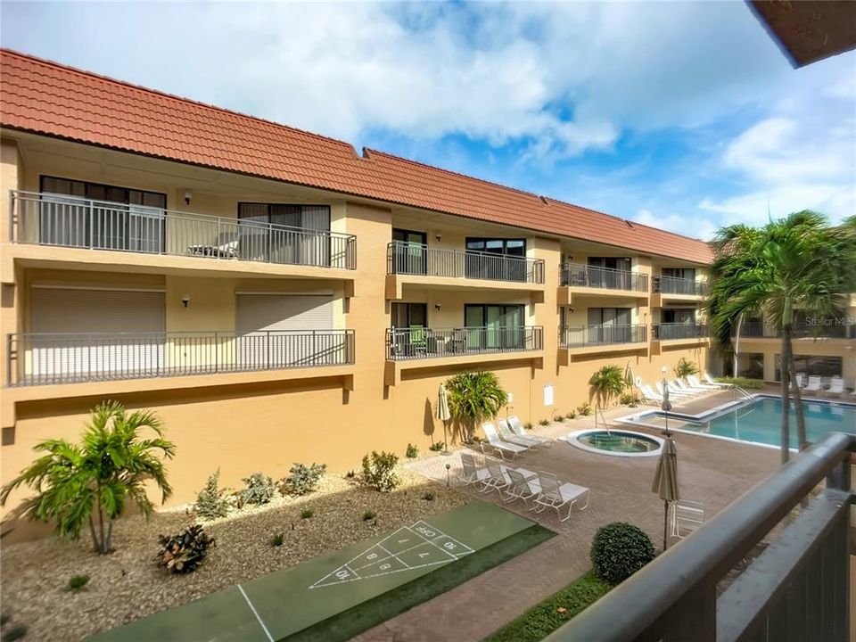 For Sale: $2,299,000 (3 beds, 2 baths, 1830 Square Feet)