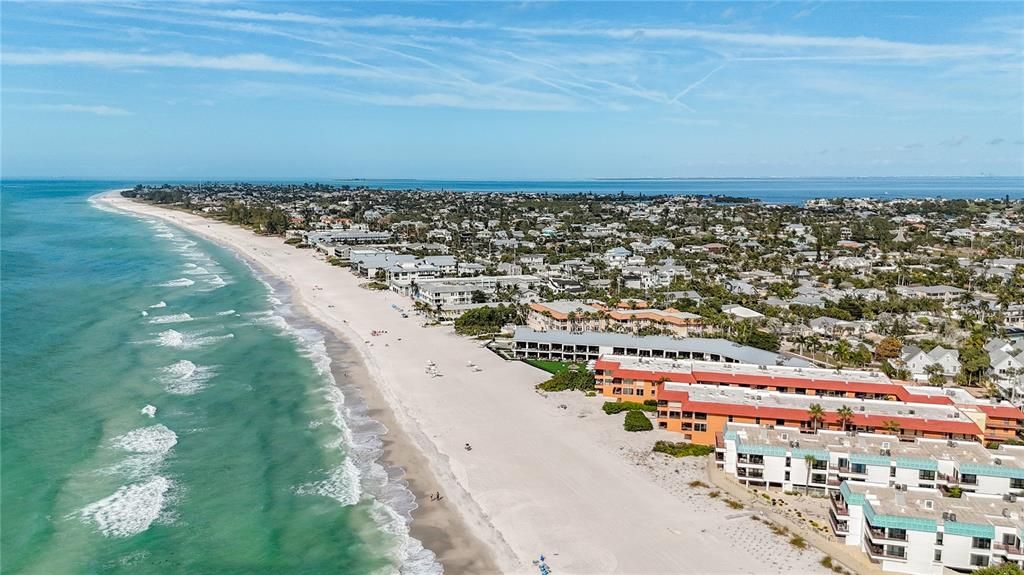 For Sale: $2,299,000 (3 beds, 2 baths, 1830 Square Feet)