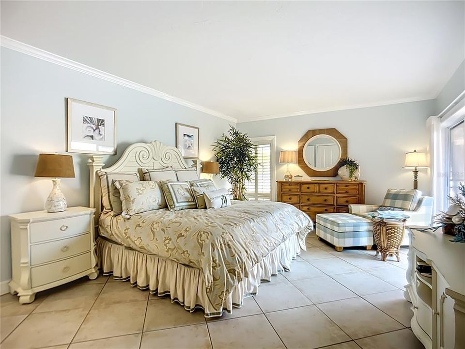 For Sale: $2,299,000 (3 beds, 2 baths, 1830 Square Feet)