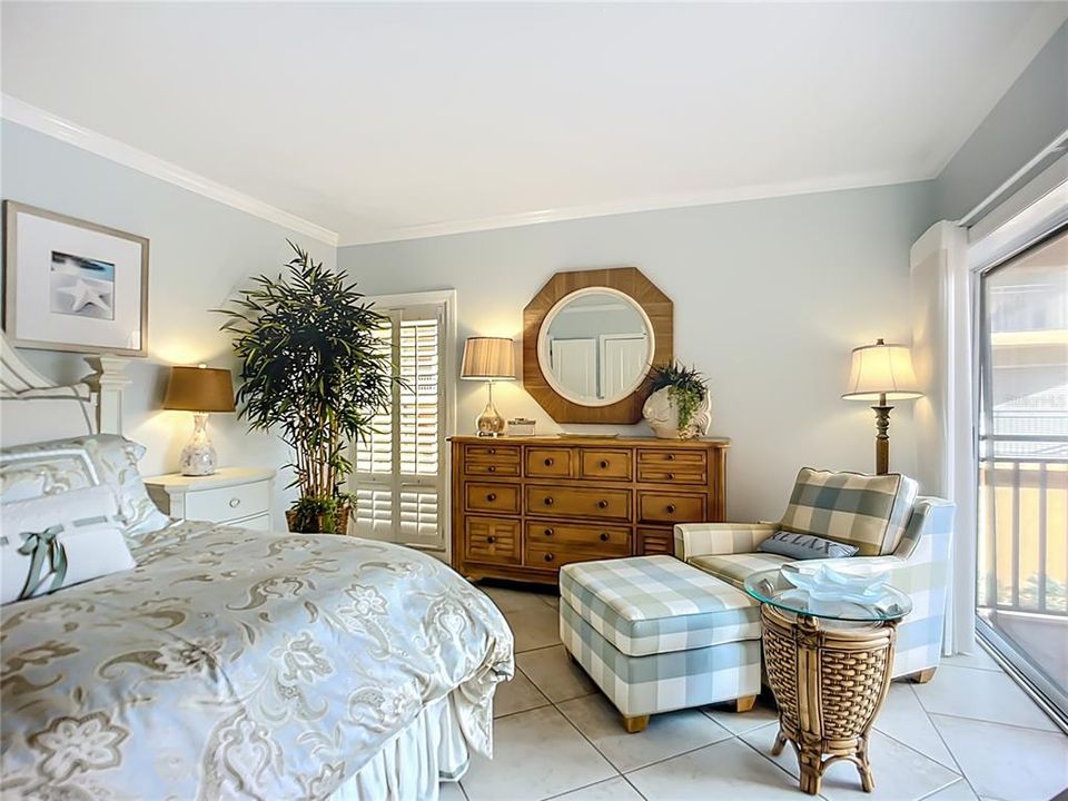 For Sale: $2,299,000 (3 beds, 2 baths, 1830 Square Feet)