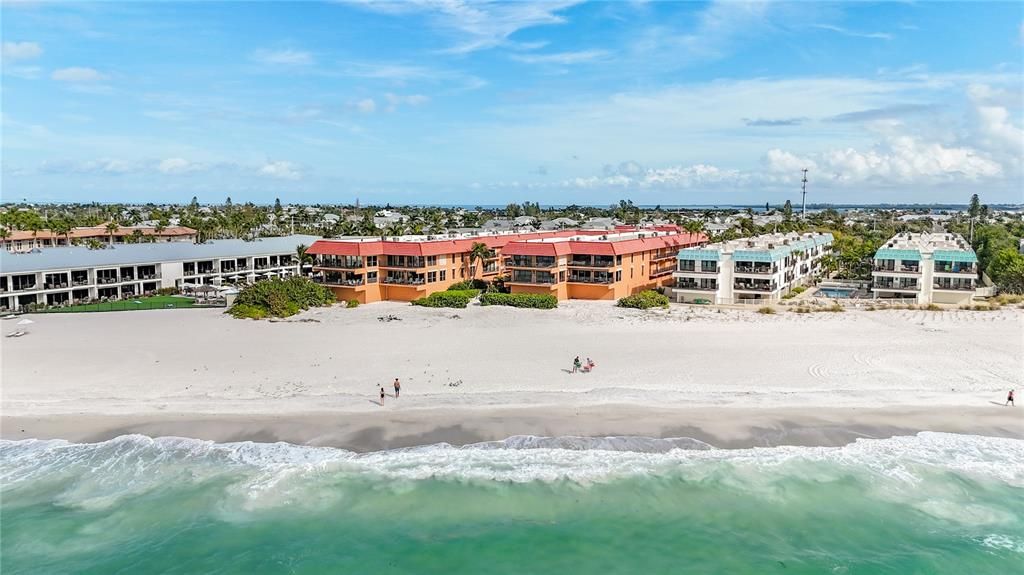 For Sale: $2,299,000 (3 beds, 2 baths, 1830 Square Feet)