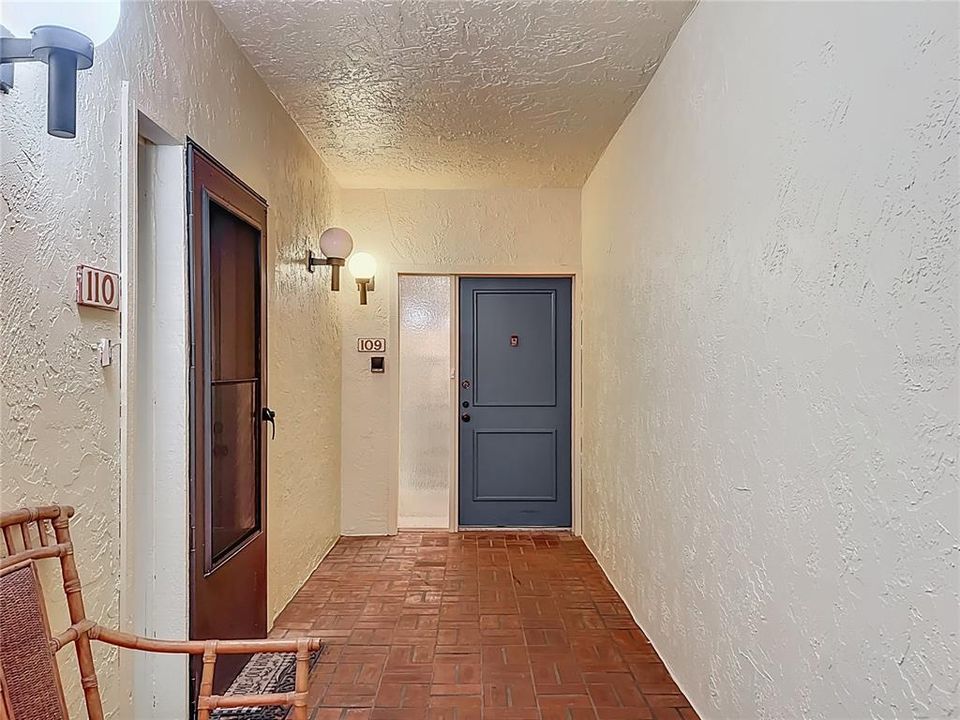 For Sale: $2,299,000 (3 beds, 2 baths, 1830 Square Feet)