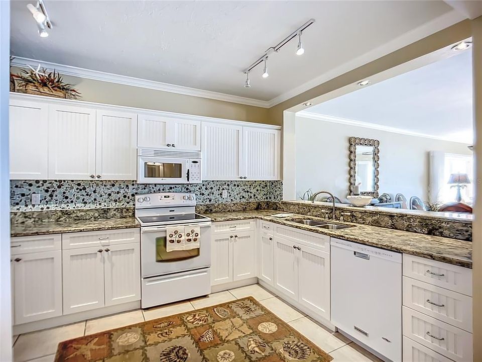 For Sale: $2,299,000 (3 beds, 2 baths, 1830 Square Feet)