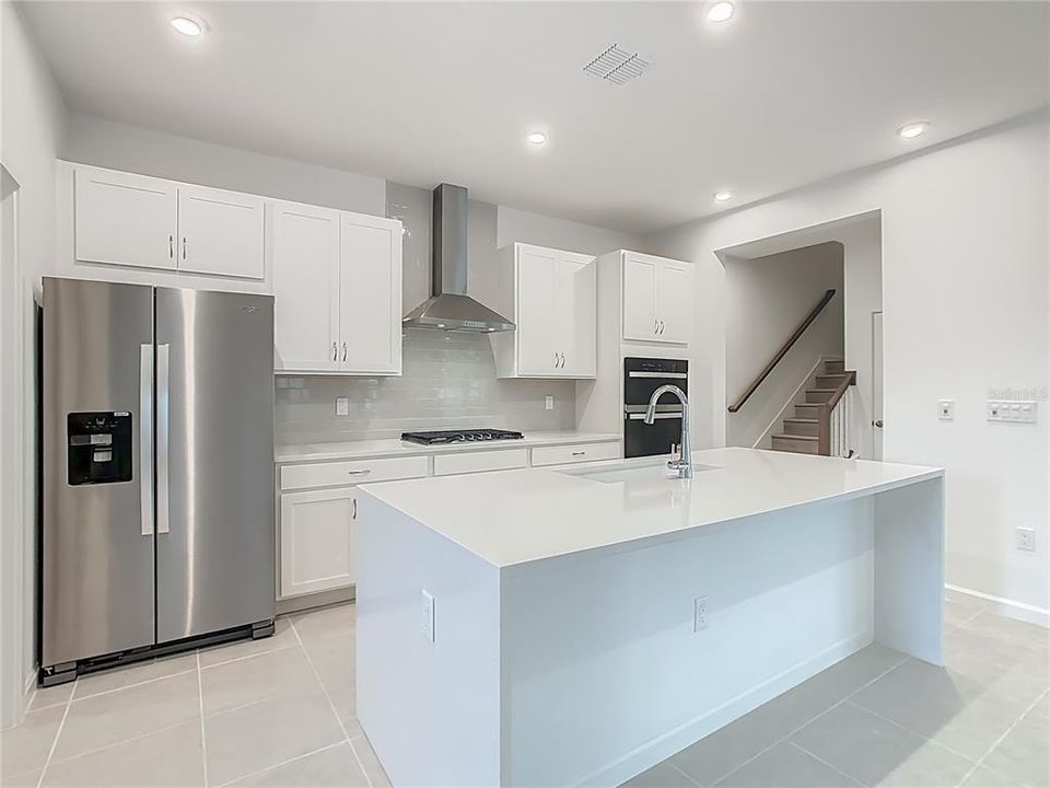 出租: $4,900 (3 贝兹, 2 浴室, 1794 平方英尺)