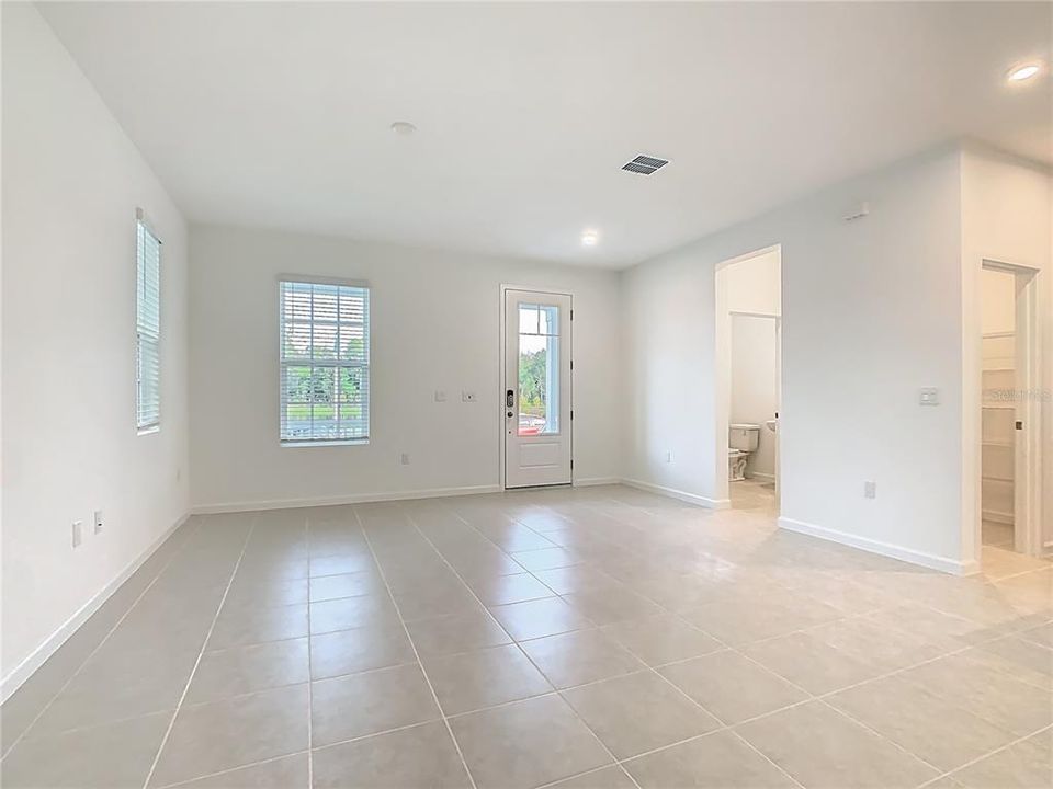 出租: $4,900 (3 贝兹, 2 浴室, 1794 平方英尺)