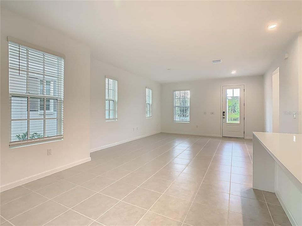 出租: $4,900 (3 贝兹, 2 浴室, 1794 平方英尺)