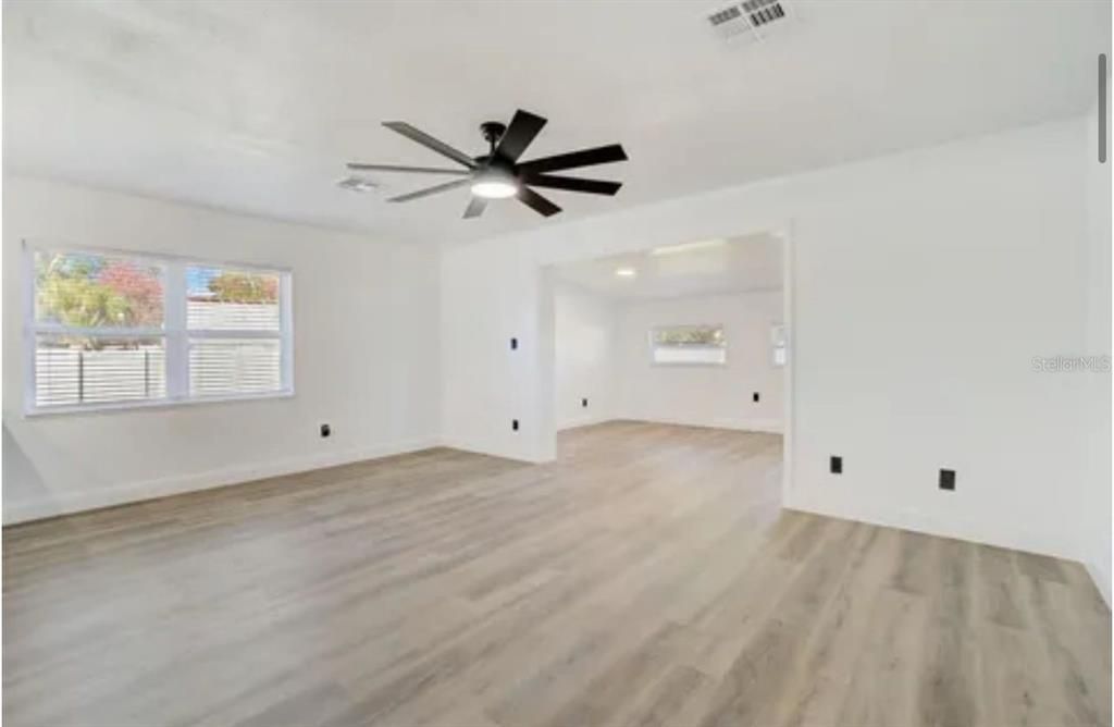 В аренду: $3,100 (3 спален, 2 ванн, 1374 Квадратных фут)