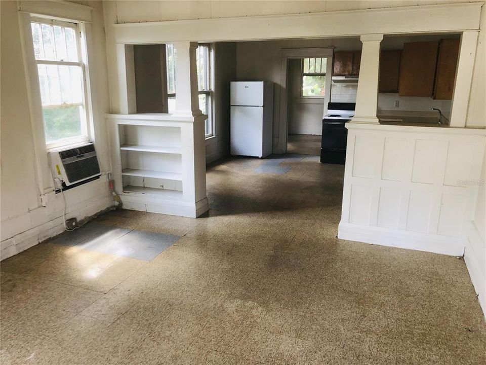 В аренду: $800 (2 спален, 1 ванн, 1225 Квадратных фут)