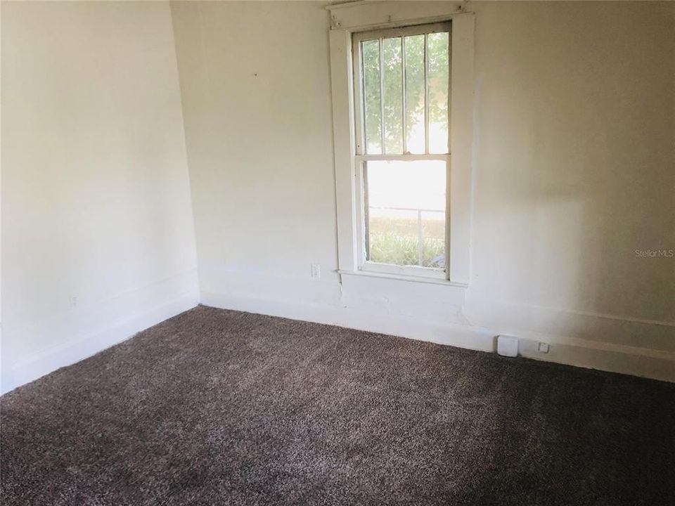 В аренду: $800 (2 спален, 1 ванн, 1225 Квадратных фут)