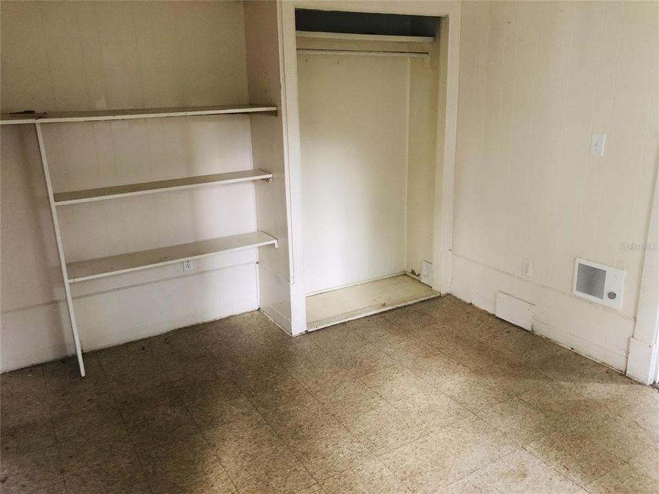 В аренду: $800 (2 спален, 1 ванн, 1225 Квадратных фут)