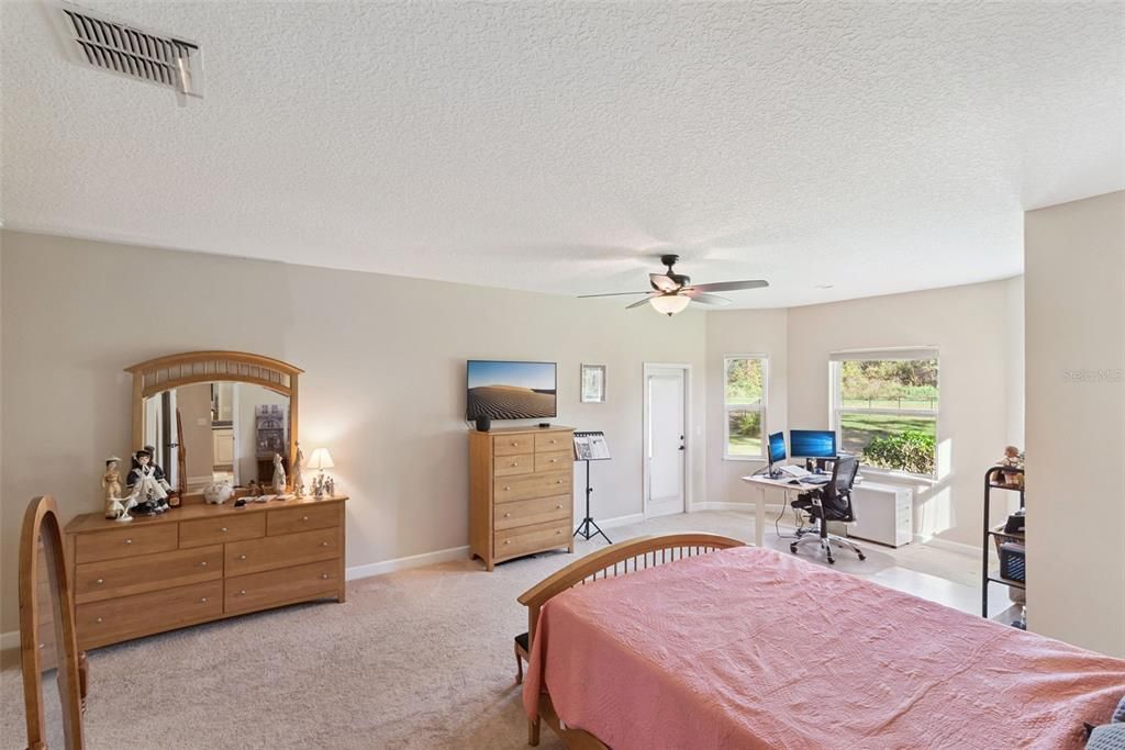 For Sale: $675,000 (4 beds, 4 baths, 3637 Square Feet)