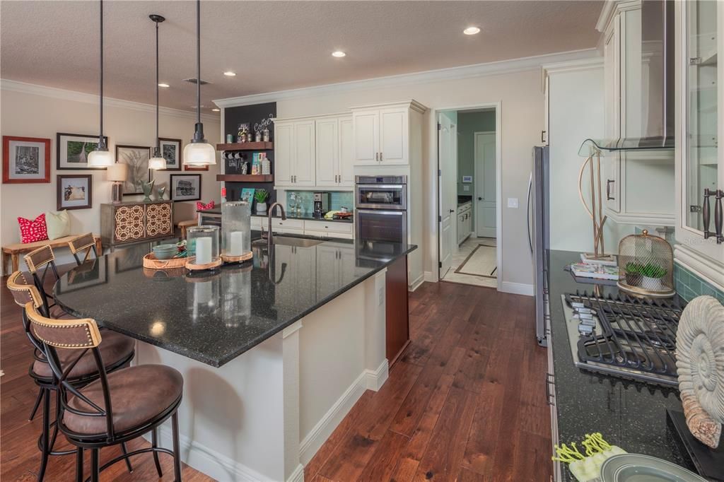 For Sale: $680,000 (3 beds, 2 baths, 2208 Square Feet)