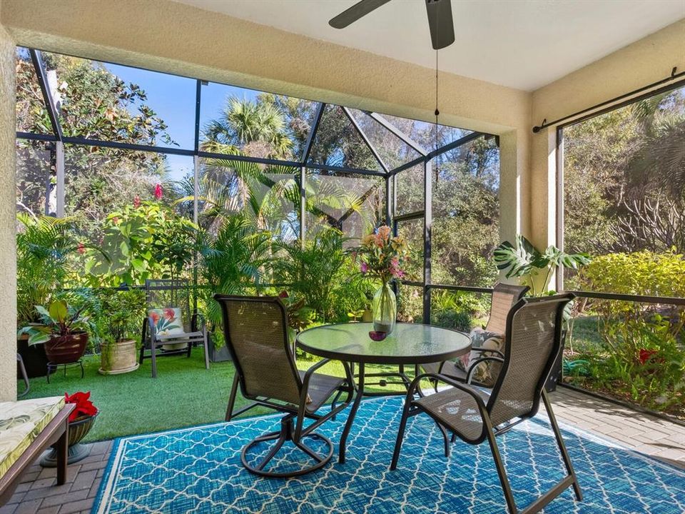 На продажу: $349,900 (2 спален, 2 ванн, 1600 Квадратных фут)