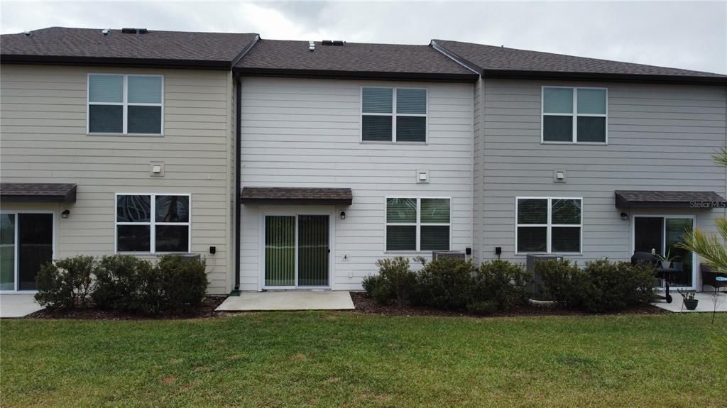 出租: $2,050 (3 贝兹, 2 浴室, 1424 平方英尺)