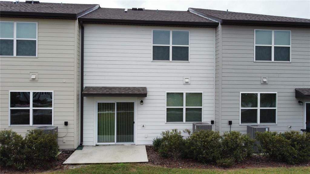 出租: $2,050 (3 贝兹, 2 浴室, 1424 平方英尺)