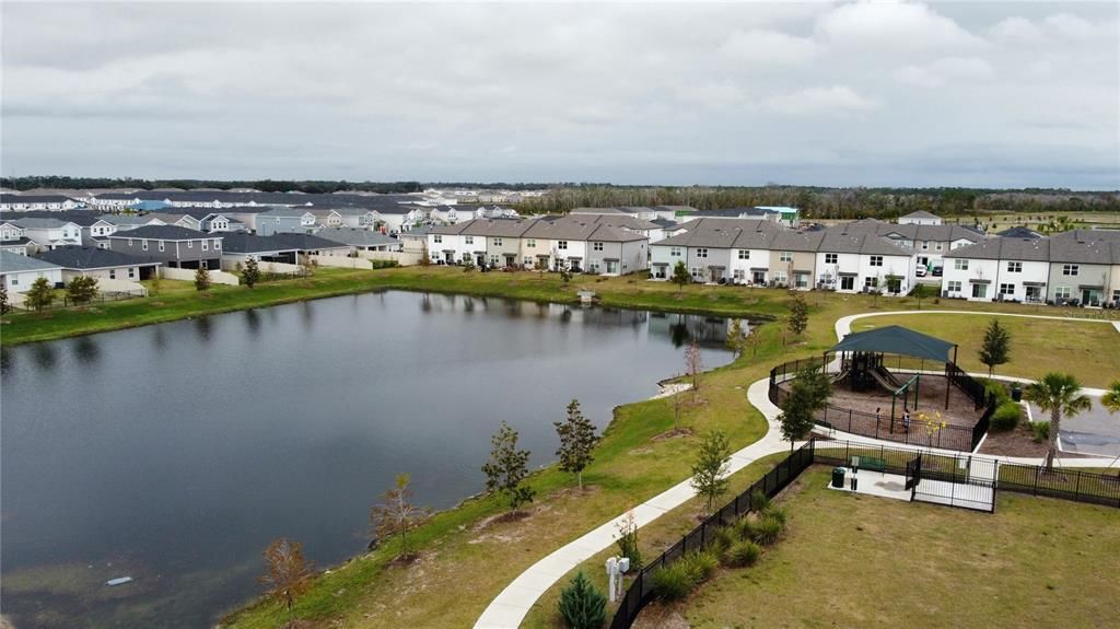 出租: $2,050 (3 贝兹, 2 浴室, 1424 平方英尺)