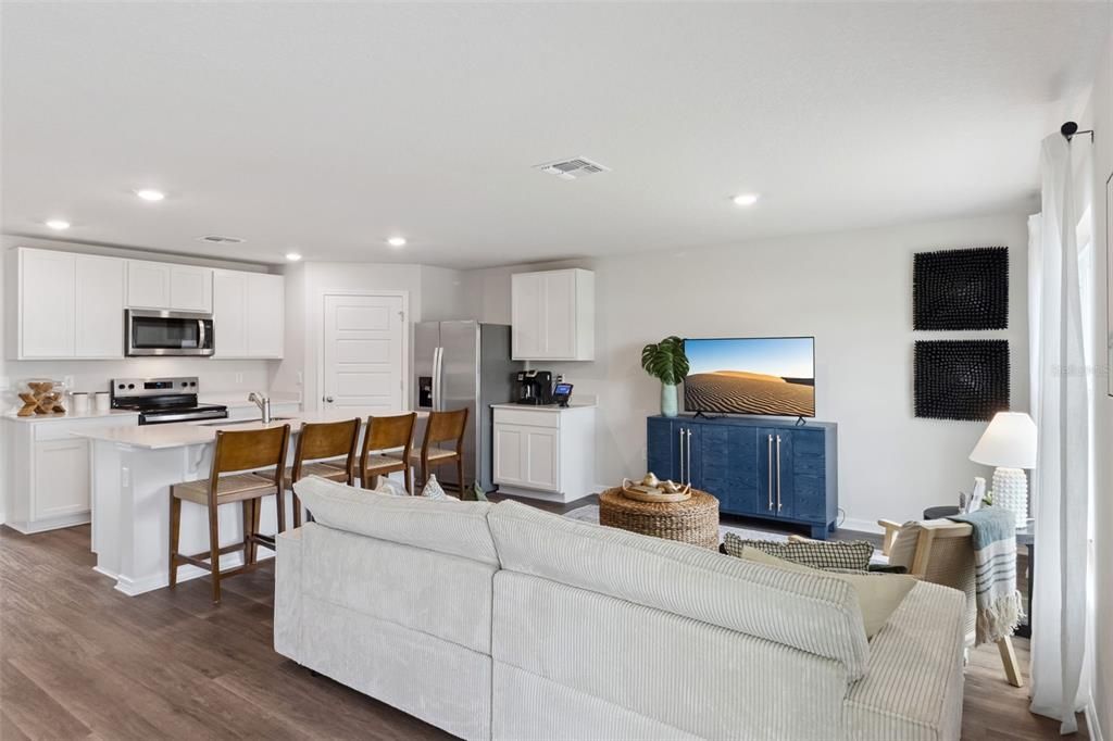 For Sale: $311,990 (3 beds, 2 baths, 1328 Square Feet)