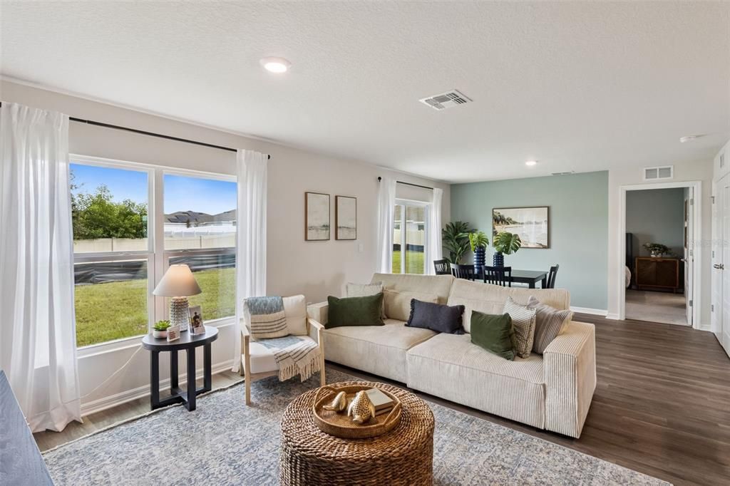 For Sale: $311,990 (3 beds, 2 baths, 1328 Square Feet)