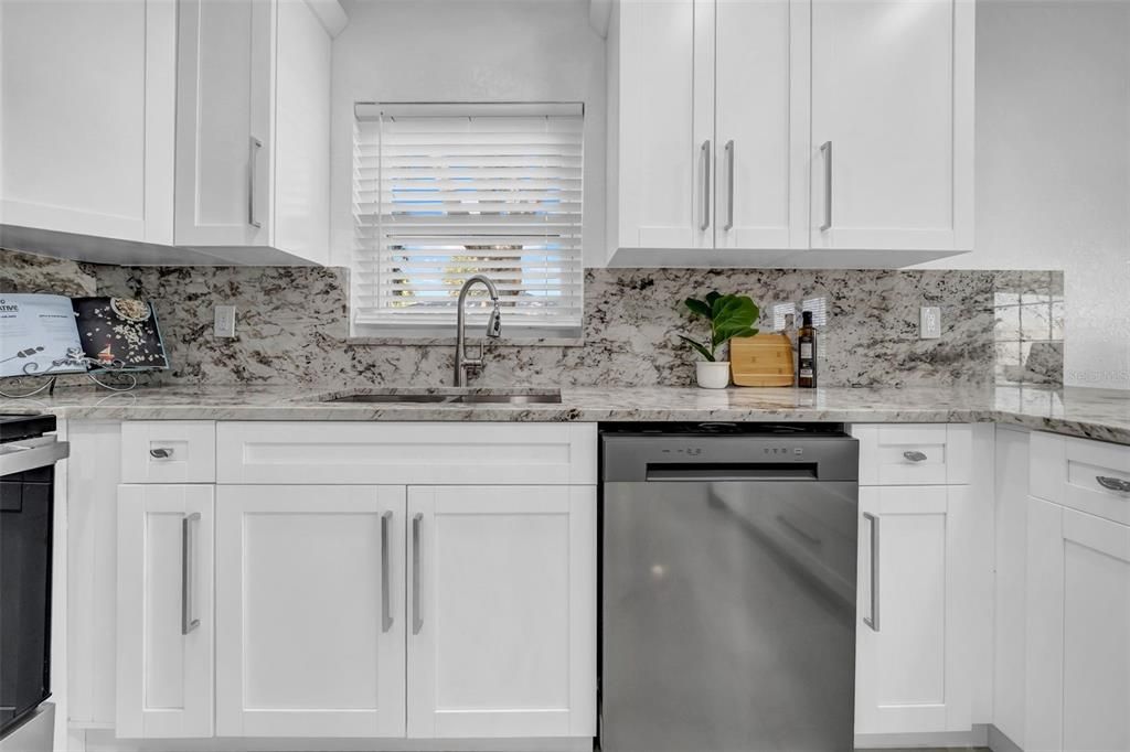 En Venta: $624,999 (3 camas, 3 baños, 1695 Pies cuadrados)