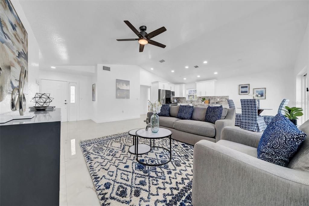 En Venta: $624,999 (3 camas, 3 baños, 1695 Pies cuadrados)