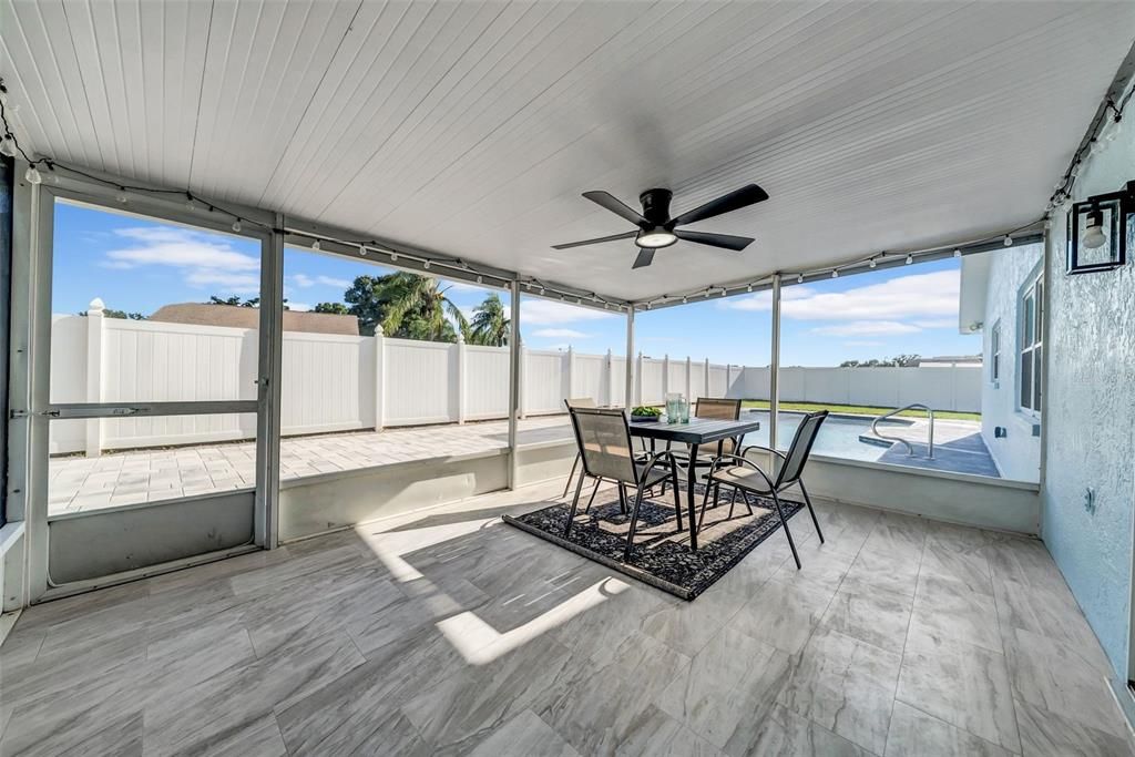 En Venta: $624,999 (3 camas, 3 baños, 1695 Pies cuadrados)