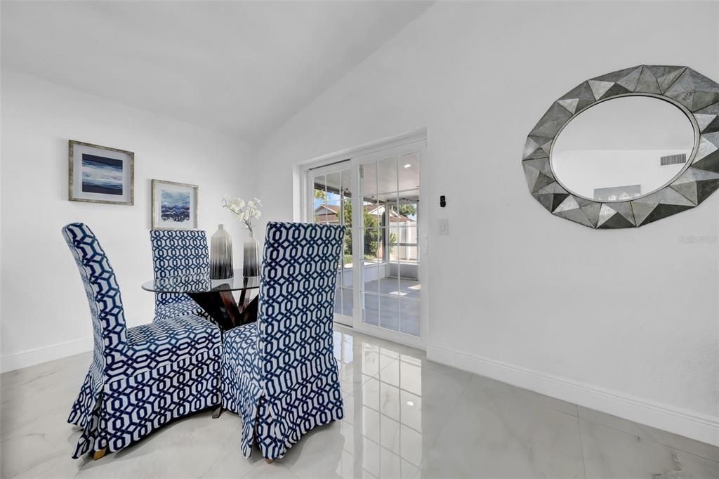 En Venta: $624,999 (3 camas, 3 baños, 1695 Pies cuadrados)