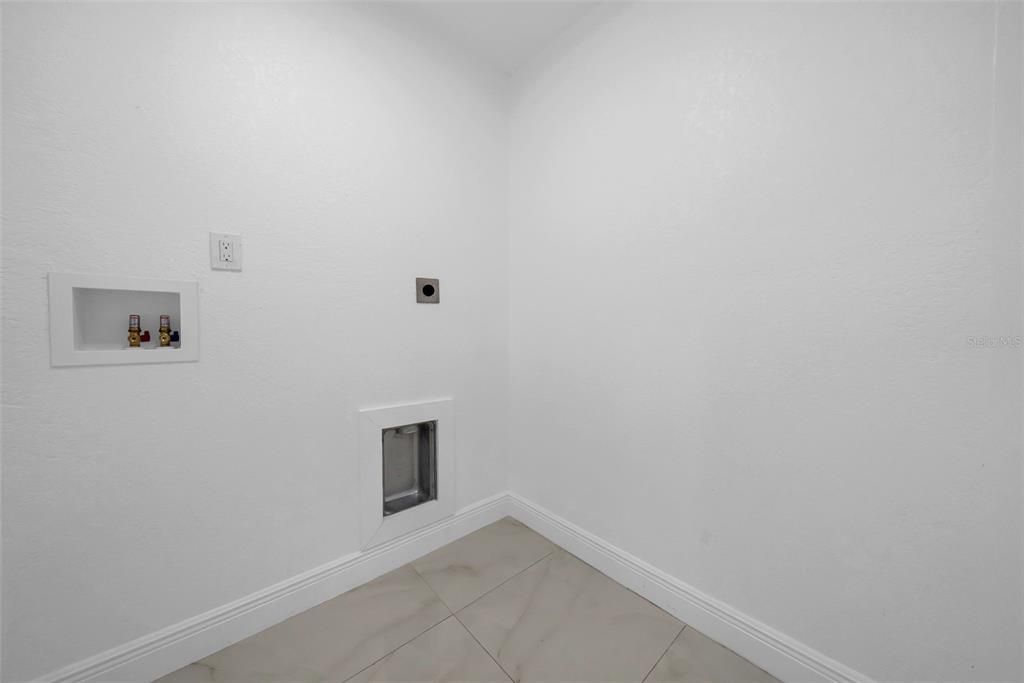 En Venta: $624,999 (3 camas, 3 baños, 1695 Pies cuadrados)