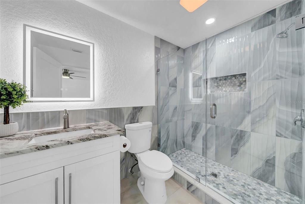 En Venta: $624,999 (3 camas, 3 baños, 1695 Pies cuadrados)