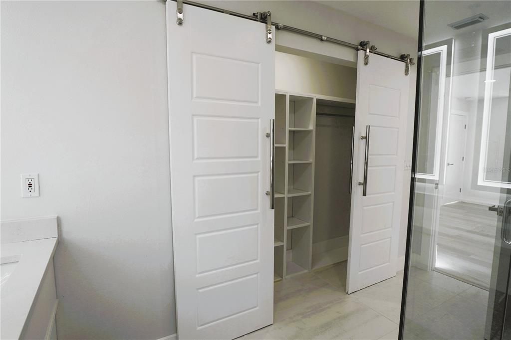 For Rent: $3,700 (3 beds, 2 baths, 2031 Square Feet)