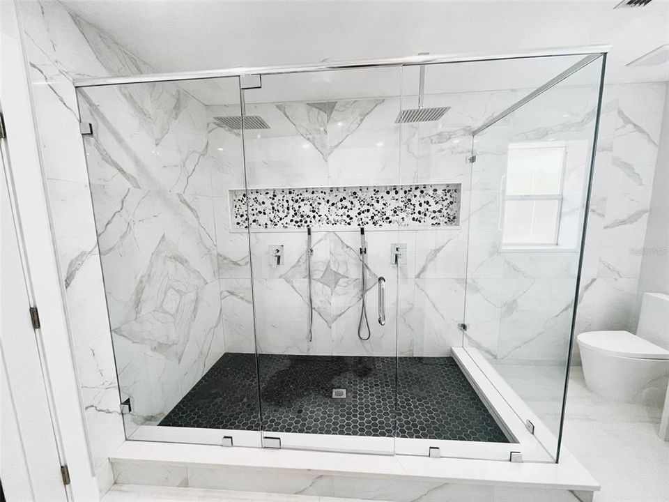 For Rent: $3,700 (3 beds, 2 baths, 2031 Square Feet)