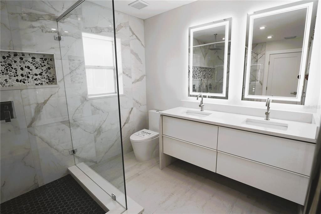 For Rent: $3,700 (3 beds, 2 baths, 2031 Square Feet)