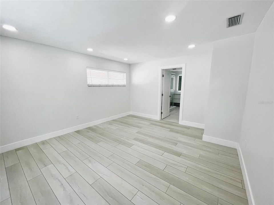 For Rent: $3,700 (3 beds, 2 baths, 2031 Square Feet)