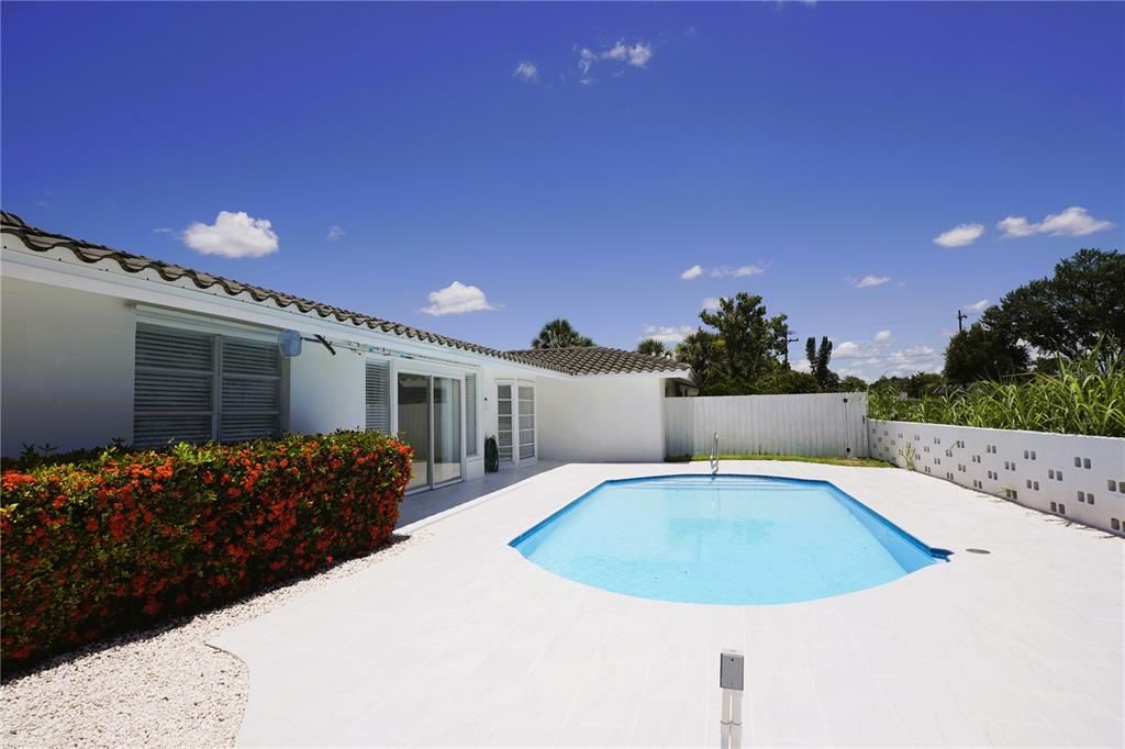 For Rent: $3,700 (3 beds, 2 baths, 2031 Square Feet)