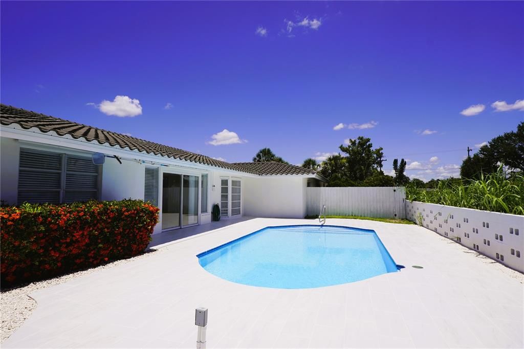 For Rent: $3,700 (3 beds, 2 baths, 2031 Square Feet)