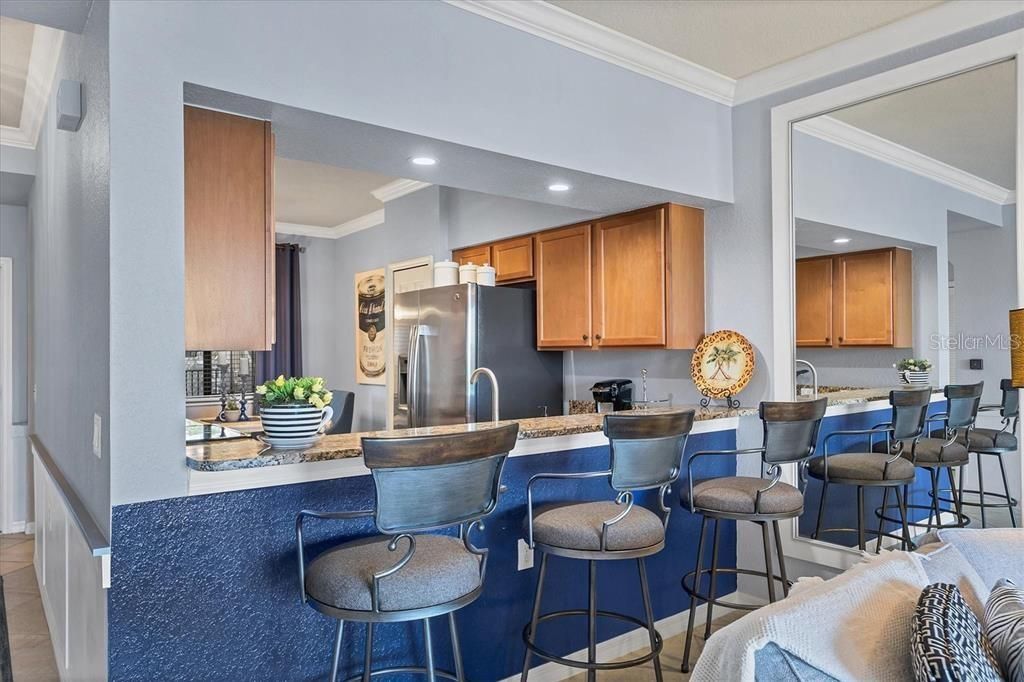 На продажу: $269,900 (2 спален, 2 ванн, 1121 Квадратных фут)