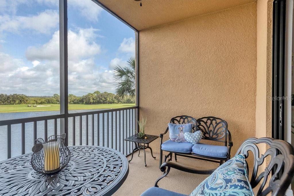 На продажу: $269,900 (2 спален, 2 ванн, 1121 Квадратных фут)