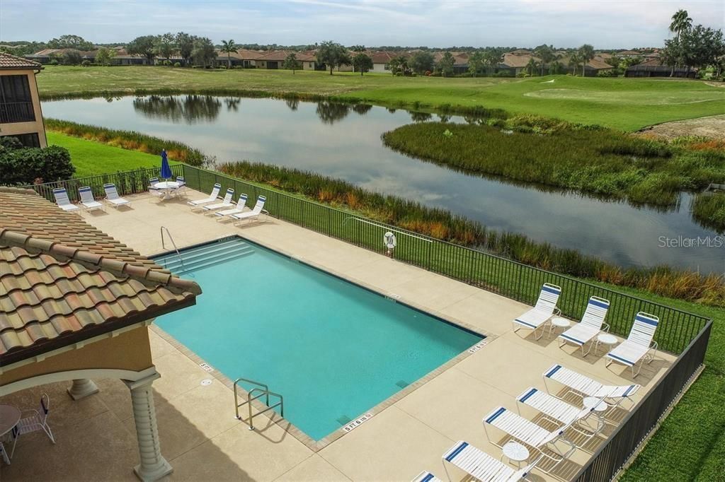 На продажу: $269,900 (2 спален, 2 ванн, 1121 Квадратных фут)