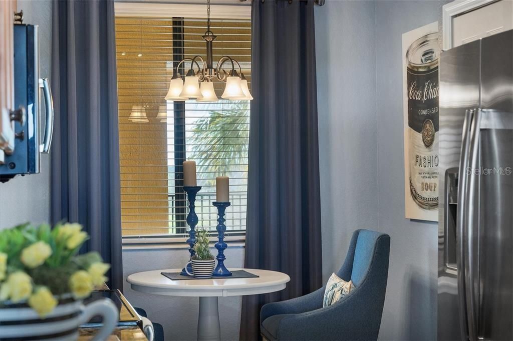 На продажу: $269,900 (2 спален, 2 ванн, 1121 Квадратных фут)